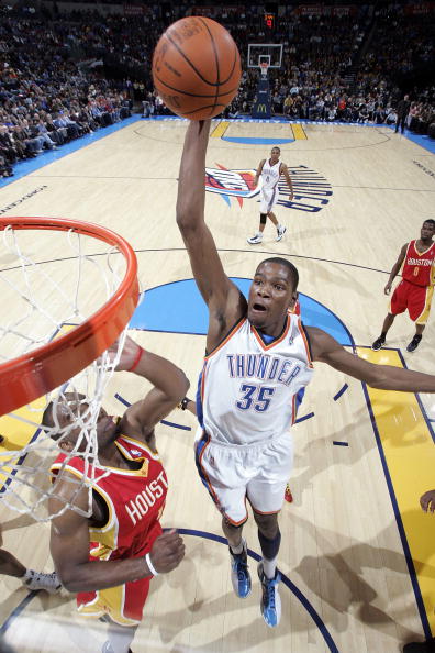 RMC：奥巴梅扬还没好利索就复出踢比赛，马赛对此感到担忧（RMC：奥巴梅扬伤势未愈便仓促复出，马赛为此深感忧虑）