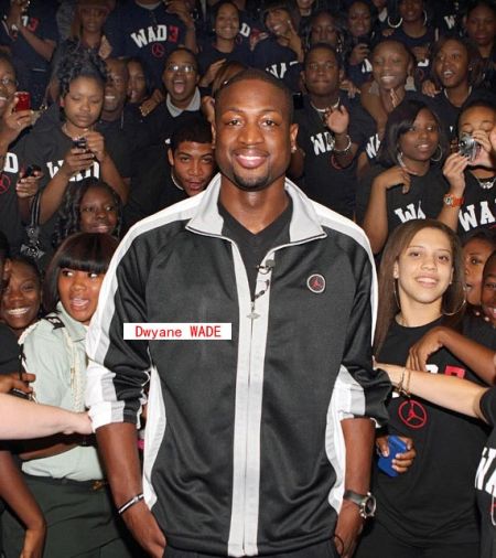 记者：汪士钦这张红牌就是多年来中国足球陋习的真实写照（记者：汪士钦这张红牌是中国足球多年陋习的缩影）