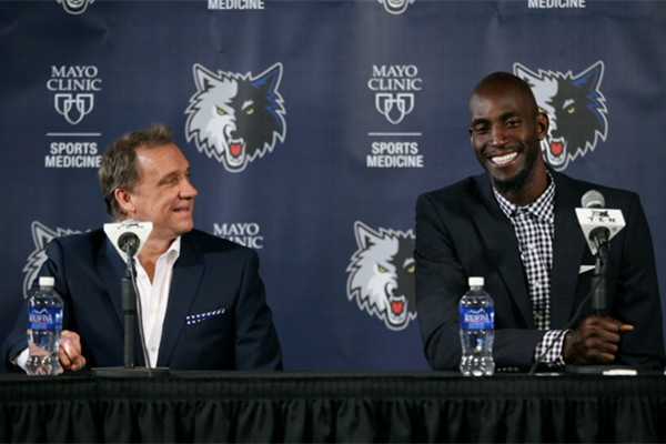 冲突细节曝光！太阳主帅称霍姆格伦先撞阿伦引发报复（太阳主帅曝冲突始末：霍姆格伦先撞阿伦引发报复）