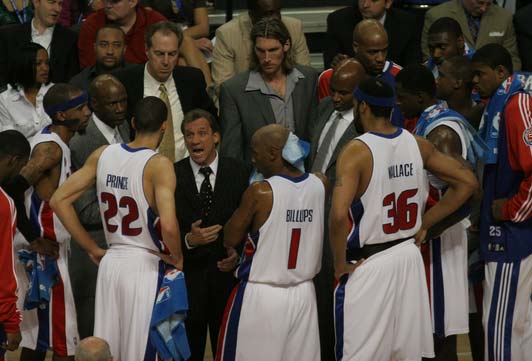 仲豆豆扎根西部足球热土（仲豆豆深耕西部足球沃土）