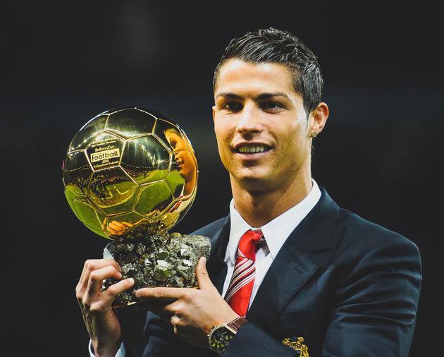 米体：弗拉霍维奇将在伦敦接受手术，目标是明年三月复出（米体：弗拉霍维奇赴伦敦接受手术，预计明年三月回归）