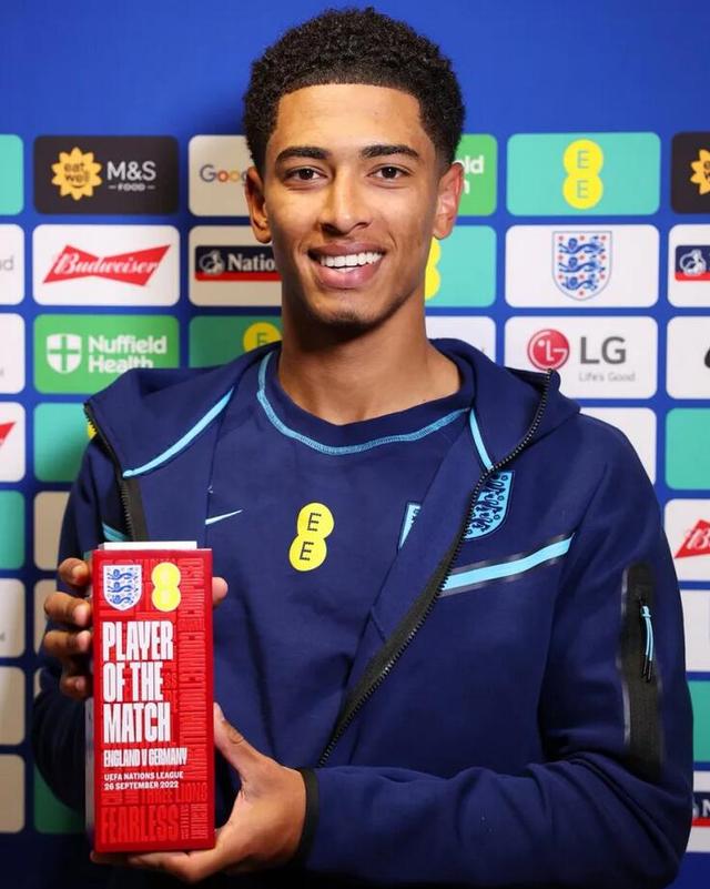 中国女足2-3苏格兰女足，张琳艳、吴澄舒互相传射，豪厄特吊射双响（中国女足2-3惜败苏格兰，张琳艳吴澄舒互相传射，豪厄特吊射梅开二度）