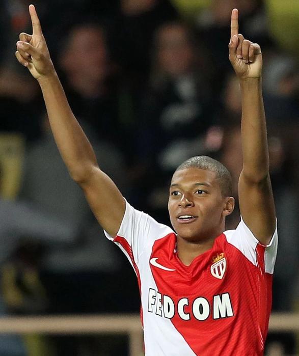 足球中超球队失误频频，主帅暴怒（中超球队失误连连，主帅震怒）