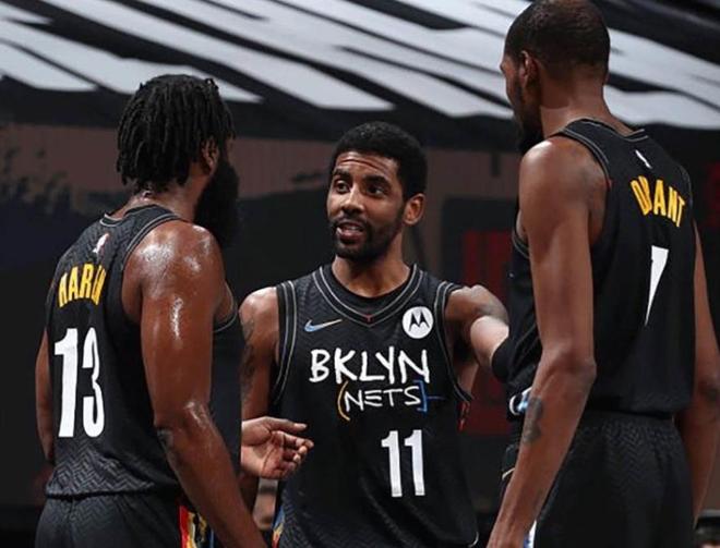 菲尔-琼斯：阿森纳可以充分利用拜仁在定位球防守上的弱点（菲尔-琼斯：拜仁定位球防守有漏洞，阿森纳可大做文章）