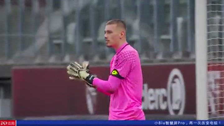 欧冠：巴黎客场2-1逆转曼联（欧冠赛场，巴黎客场2比1翻盘曼联）