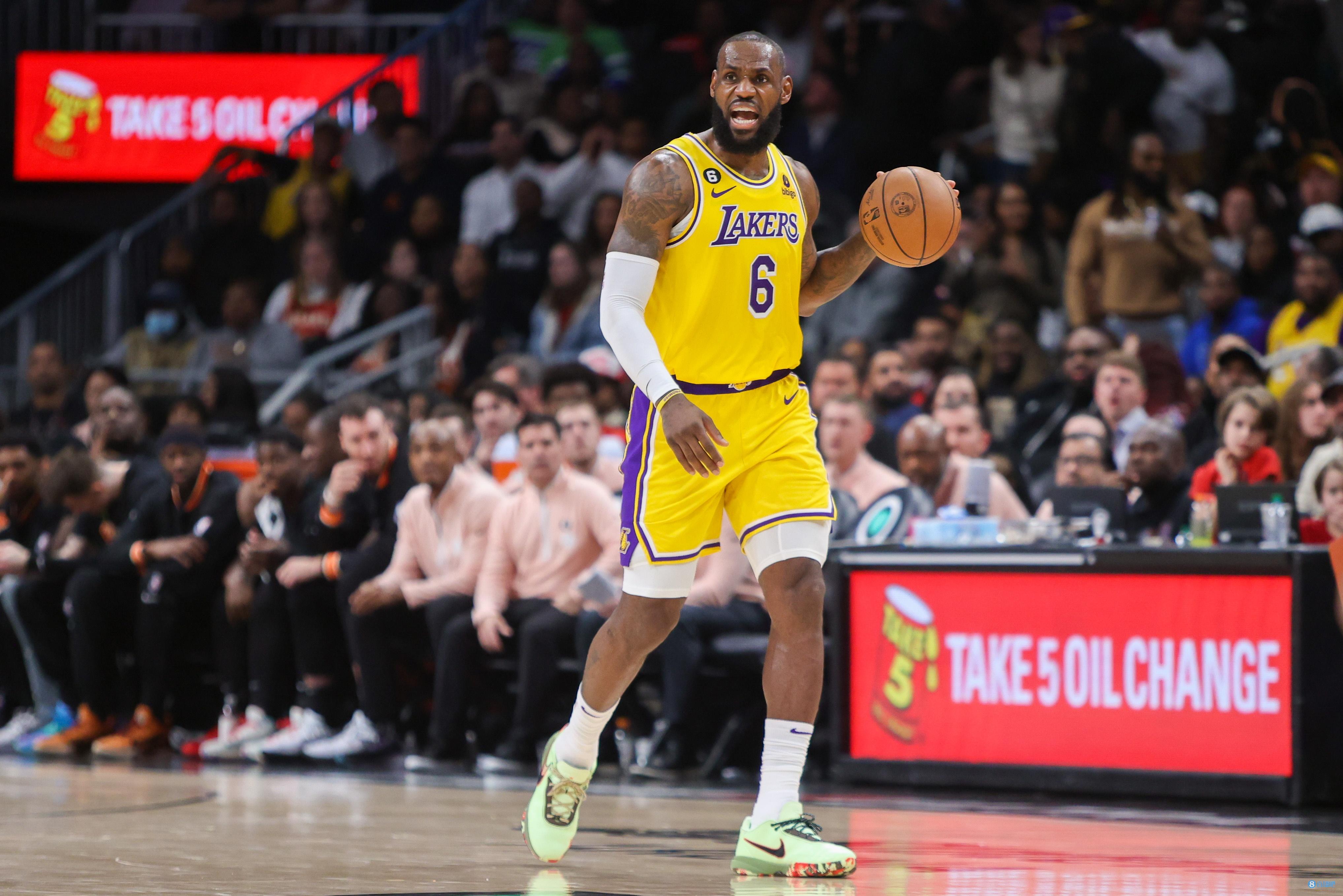 C罗新联赛完成帽子戏法（C罗在新联赛上演帽子戏法）